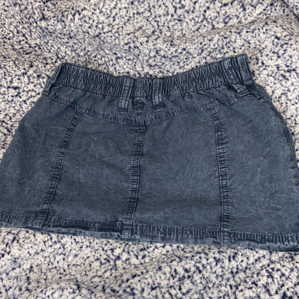 UO Low Rise Mini Skirt - Picture 2 of 4